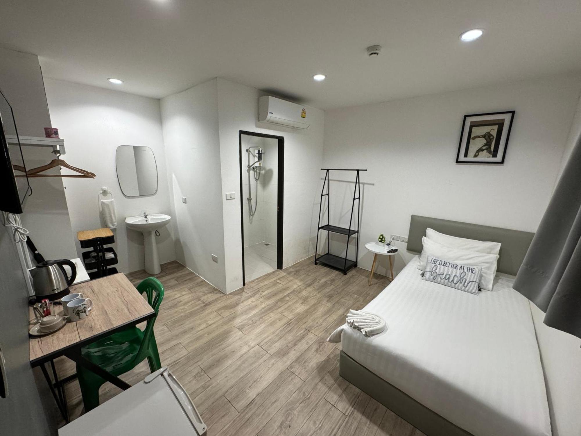 Phuket Muay Thai Hotel Rawai Beach Экстерьер фото